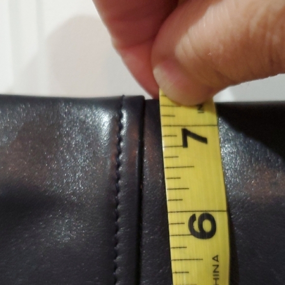 Etienne Aigner Black Leather Shoulder Bag with Gold Accents Plus Pocket Mirror - Picture 7 of 14